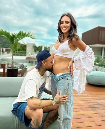 A menina é fruto de seu relacionamento com Neymar. (Foto: Instagram)