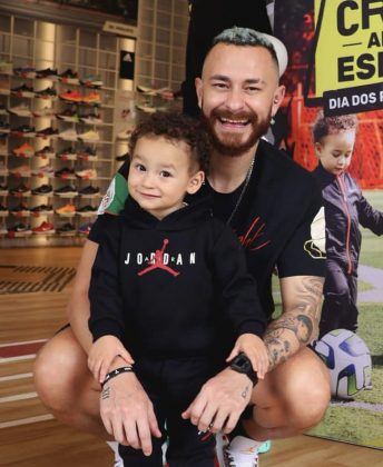 O influenciador falou então do receio que tem, em saber que o filho pode conhecer um novo namorado da mãe, no futuro.  (Foto: Instagram)