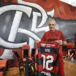 O treinador, e toda sua equipe, chegaram ao Ninho do Urubu por volta das sete da manhā, e o contato com os jogadores só aconteceu no início da tarde, com o primeiro treino em seguida. (Foto: Instagram)