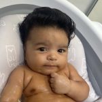 Pedro, filho da influencer, completou dois meses nessa segunda. (Foto: Instagram)