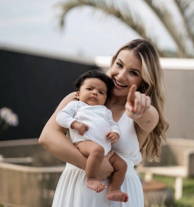 A também empreendedora disparou: "Meu filho nasceu moreno, não nasceu branco como eu sou, não nasceu loiro e nem do olho claro, mas é lindo.” (Foto: Instagram)