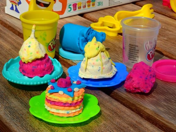 Play-Doh: A massa de modelar Play-Doh é uma forma criativa e tátil de expressão que possibilita a criação de formas incríveis. (Foto: Pixabay)