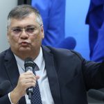 Nesta quinta-feira (26), o ministro da Justiça e Segurança Pública, Flávio Dino deu uma declaração em entrevista à GloboNews, na qual ele disse que conversou com a liderança do Congresso para analisar este ano propostas para o fim da progressão de pena - regime que reduz o tempo servido na prisão por critérios de bom comportamento (Foto: Agência Brasil)