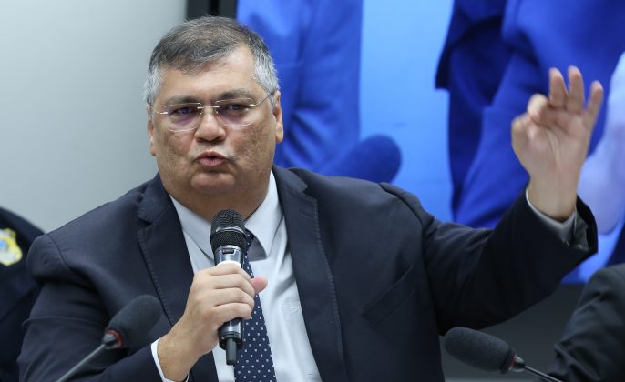 Nesta quinta-feira (26), o ministro da Justiça e Segurança Pública, Flávio Dino deu uma declaração em entrevista à GloboNews, na qual ele disse que conversou com a liderança do Congresso para analisar este ano propostas para o fim da progressão de pena - regime que reduz o tempo servido na prisão por critérios de bom comportamento (Foto: Agência Brasil)