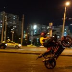 Se o jovem for condenado após os trâmites processuais, ele poderá receber pena de até 13 anos de prisão referente a cada roubo cometido, além de mais seis, por adulterar sinais identificadores da motocicleta. (Foto Pexels)