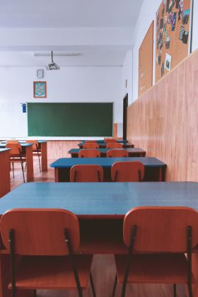 Em uma declaração, a administração municipal de Nerópolis afirmou que a escola prestou apoio ao aluno, acionou o atendimento médico de emergência e recolheu todas as tesouras dos estudantes. (Foto Pexels)