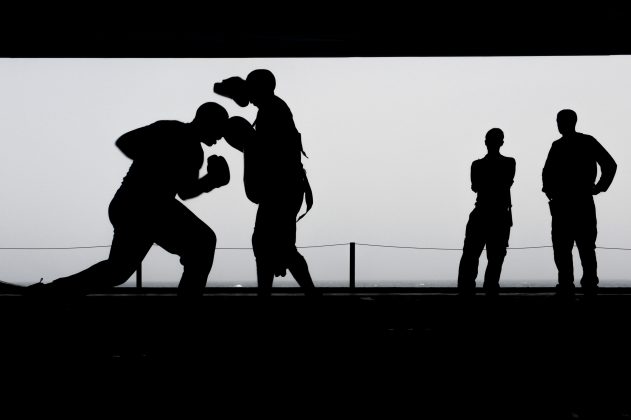 Durante o combate, João Victor foi surpreendido por um golpe direto no rosto desferido por seu oponente. O impacto foi tão violento que ele desmaiou instantaneamente. (Foto Instagram)