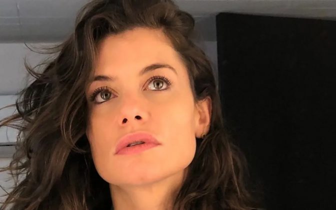 Alinne Moraes: A atriz, conhecidíssima pelos seus papéis marcantes nas novelas e seriados, admitiu que era ateia, durante coletiva de lançamento da série 'Como Aproveitar o Fim do Mundo', em 2012. (Foto: Instagram)