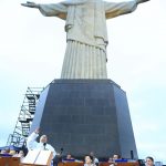 O sacerdote lançou o desafio de arrecadar 20 mil unidades de panetones e água mineral até as 21h desta quinta-feira. A finalidade desse projeto é auxiliar pessoas em situação de vulnerabilidade social. (Foto Instagram)