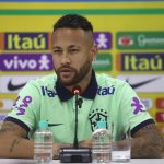 Irmã e Pai de Neymar atualizam caso clínico do jogador após cirurgia no joelho (Foto: Instagram)