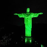 No entanto, o Santuário Cristo Redentor, que permite solicitações de iluminação no local, ressalta que a iluminação principal consiste em LED. (Foto Instagram)