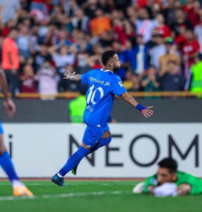 A operação foi devido ao jogador ter rompido o ligamento cruzado anterior e o menisco. (Foto Instagram)