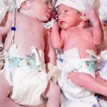 Álvaro e Antônio, filhos gêmeos de Bárbara Evans, nasceram com 34 semanas e 3 dias. (Foto: Instagram)