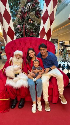 Bruno De Luca leva filha para conhecer Papai Noel: "Já ama o bom velhinho". (Foto: Instagram)