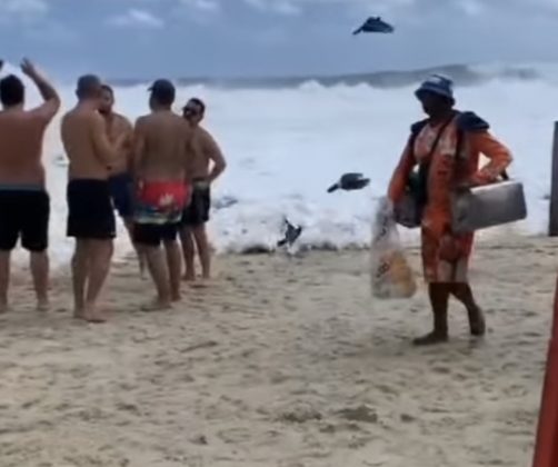 Apesar do susto, não há informações de pessoas feridas ou arrastadas para o mar. (Foto: reprodução vídeo Instagram)