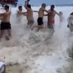 Segundo o Corpo de Bombeiros e a Defesa Civil, quando ha alertas como esse, é recomendado evitar o banho de mar, a prática de esportes e a presença em mirantes ou à beira-mar. (Foto: reprodução vídeo Instagram)