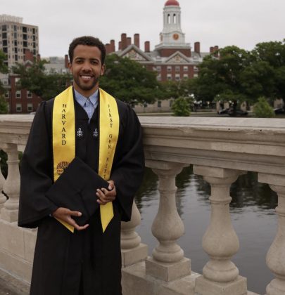 Arthur Abrantes é cientista de computação, primeiro brasileiro negro a conseguir se formar na graduação de Harvard, nos Estados Unidos, com bolsa de estudos. (Foto: Instagram)