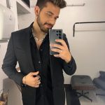 Ao contrário de outras celebridades, o cantor sertanejo ponderou que não aprecia estar constantemente sob os holofotes, pois sua única aspiração é fazer com que sua música ultrapasse fronteiras. (Foto Instagram)