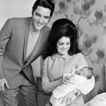 Priscilla Presley, aos 78 anos, mantém viva a memória de Elvis Presley, seu ex-marido, mesmo após 46 anos da partida do icônico cantor. (Foto Instagram)