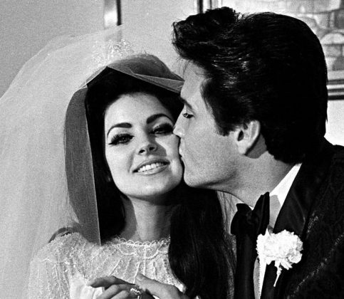 Priscilla Presley diz sentir presença de Elvis em antiga casa. (Foto Instagram)