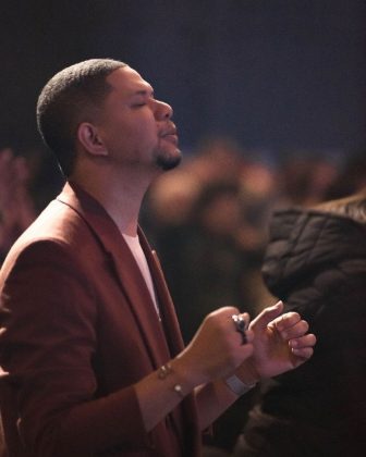 O cantor gospel Pedro Henrique, de 30 anos, faleceu após um mal-estar durante uma apresentação em Feira de Santana, na Bahia. (Foto Instagram)