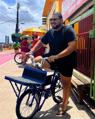 O ex-modelo também abordou sua situação financeira atual, mencionando que o sucesso do 'Big Brother' teve um impacto positivo nesse sentido, inclusive patrocinando projetos na Globo. (Foto Instagram)