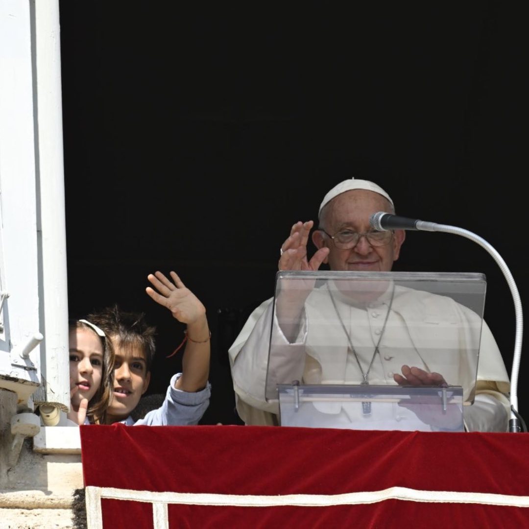 Papa Francisco diz que não quer ser enterrado no Vaticano, Mundo