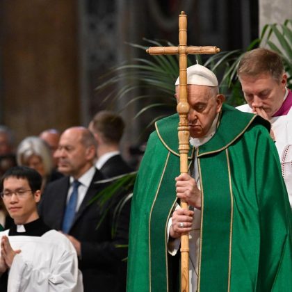 O Papa participou de uma missa em Bruxelas. (Foto: Instagram)