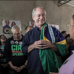 "Diz para nós como é que rouba a população sem ser preso", perguntou o anônimo a Ciro (Foto: Instagram)