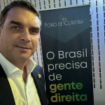 Flávio Bolsonaro quitou uma mansão de R$ 3,4 milhões em Brasília. (Foto: Instagram)