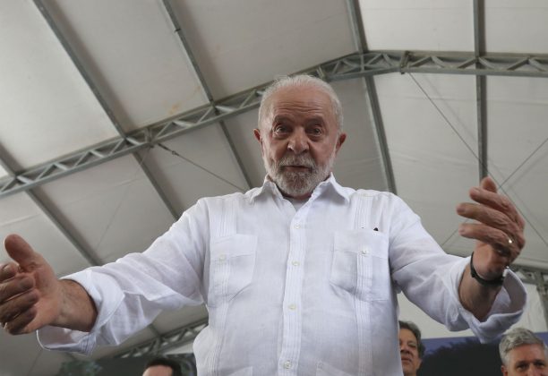 Lula reclama de dor no quadril dois meses após a cirurgia (Foto: Agência Brasil)