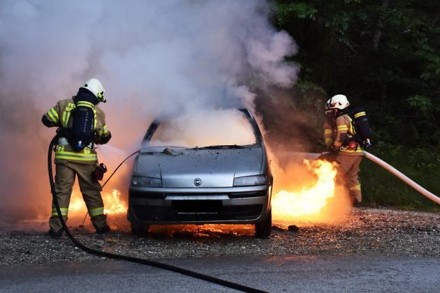 Seis ônibus, seis carros e uma ambulância foram incendiados após o rebaixamento do Santos no Campeonato Brasileiro (Foto: Pixabay)