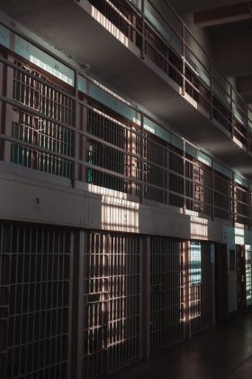 Acusado de matar menina de 4 anos ficará em cela onde seja 'respeitada sua integridade física', segundo juíza (Foto: Pexels)