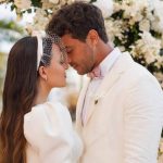 Sem os pais, Larissa Manoela emociona fãs ao caminhar sozinha durante o casamento. (Foto: Instagram)