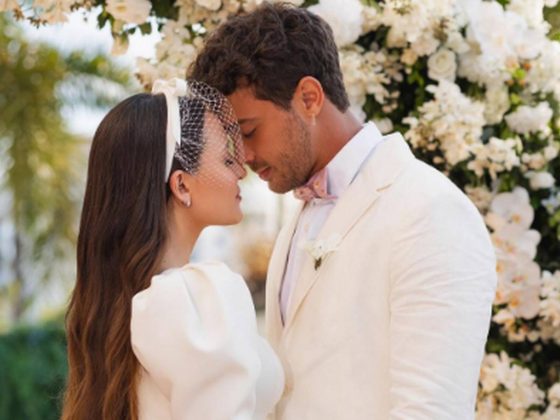 Sem os pais, Larissa Manoela emociona fãs ao caminhar sozinha durante o casamento. (Foto: Instagram)