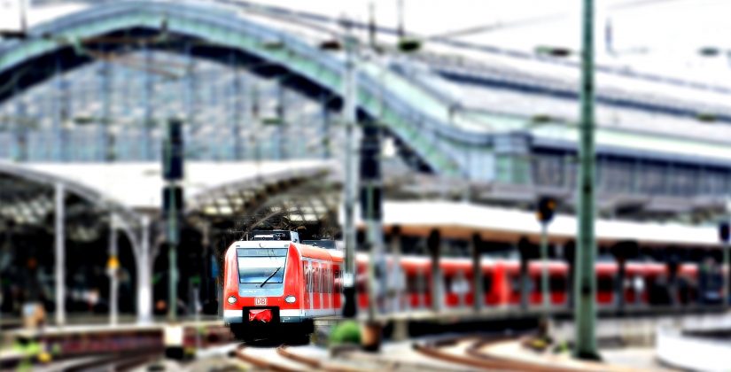 Para permitir a atuação das equipes de manutenção, os trens estão operando em via única na estação Vila Aurora. (Foto Pexels)