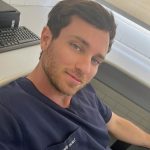 O ex-BBB Lucas Bissoli, de 31 anos, persiste em sua jornada acadêmica para realizar o sonho de se tornar médico. (Foto Instagram)