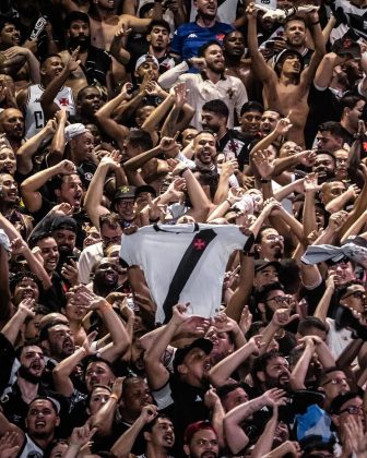 "em qualquer função e/ou competição e também esclarecimentos sobre as decisões da arbitragem hoje”, escreveu o Vasco em sua nota. (Foto Instagram)