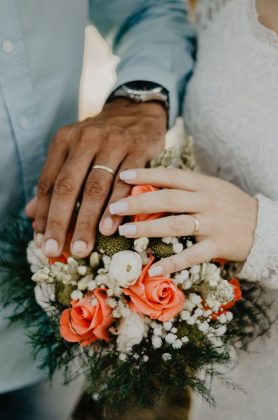 Ela foi presa por utilizar uma navalha para cortar o pênis do marido. (Foto Pexels)