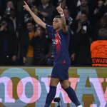 Mbappé usa humor em interação com jornalistas sobre rumo político da França. (Foto: Instagram)