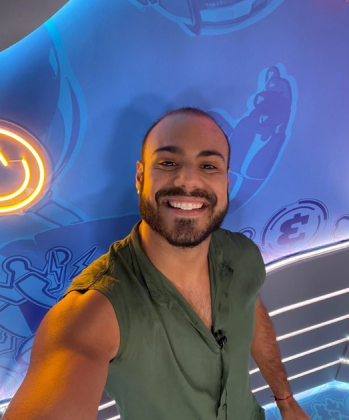 Marcus na primeira selfie já fora da casa. (Foto: Instagram)