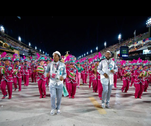 De verde e rosa a escola é uma das mais tradicionais do carnaval do Rio. (Foto: Instagram)