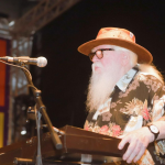 Hermeto Pascoal em apresentação ao vivo. (Foto: Instagram)