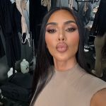 Kim Kardashian surpreende seus seguidores ao colocar à venda uma bolsa de sua coleção em estado peculiar. (Foto Instagram)