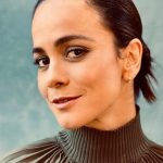 Além de sua carreira no cinema e na televisão, Alice Braga também é uma ativista social e ambiental. (Foto: Instagram)