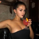 Selena Gomez é uma cantora, atriz, compositora, empresária, produtora, estilista e dubladora norte-americana. (Foto: Instagram)