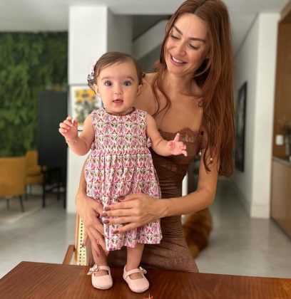 Thaila Ayala comemora os 10 meses da filha Tereza: "Amor mais apaixonante que existe" (Foto: Instagram)
