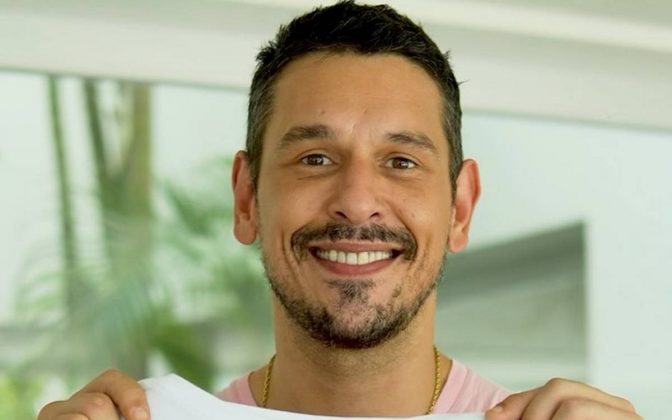 João Vicente de Castro surpreende com resposta sobre ser gay na web. (Foto: Instagram)