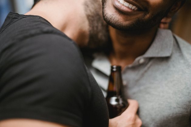 Na quinta-feira, 15 de fevereiro, o Parlamento grego aprovou um projeto de lei que legaliza o casamento civil entre pessoas do mesmo sexo. (Foto Pexels)