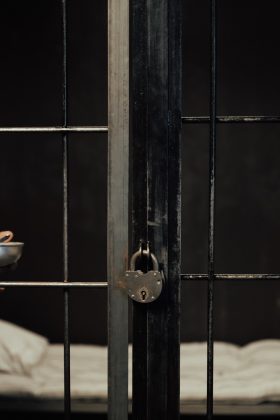 Durante as buscas, em um dos endereços na Rua Joaquim Nabuco, no bairro Vila Matias. (Foto Pexels)